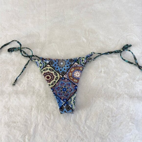 5/$15 MUST BUNDLE SHEIN Multicolor Paisley Bikini Bottom - Picture 3 of 4